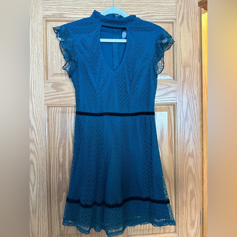 Lace green dress
